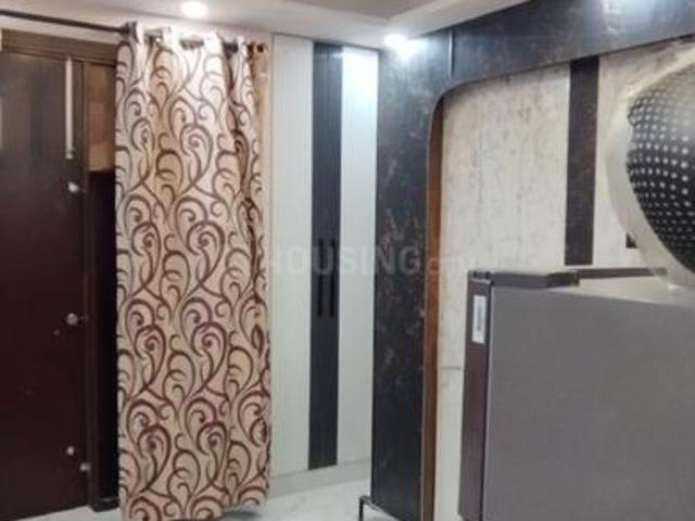 4 BHK Independent Builder Floor in Dwarka Mor for resale New Delhi. The reference number is 18301274
