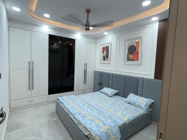 4 BHK Independent Builder Floor in Dwarka Mor for resale New Delhi. The reference number is 20560725