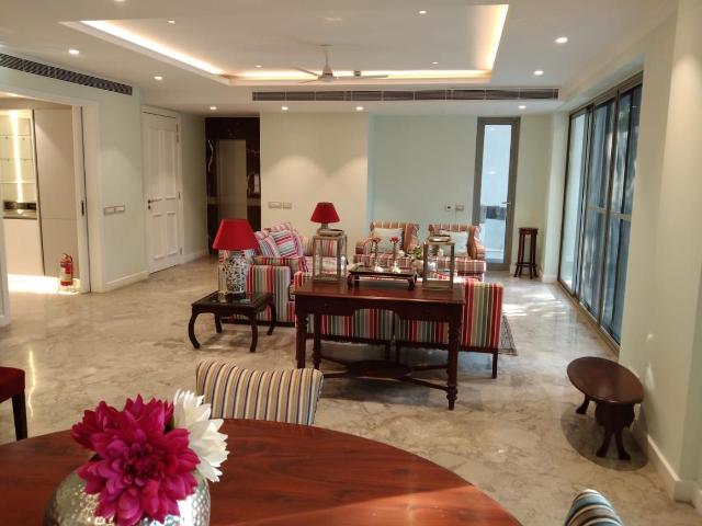 4 BHK Independent Builder Floor in Defence Colony for rent New Delhi. The reference number is 20903267