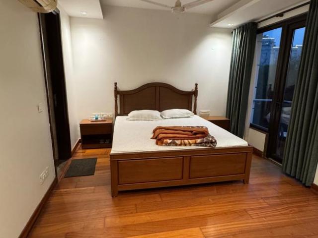 4 BHK Independent Builder Floor in Defence Colony for resale New Delhi. The reference number is 15757248