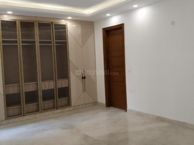 4 BHK Independent Builder Floor in Defence Colony for resale New Delhi. The reference number is 17805071
