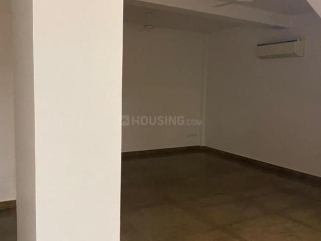4 BHK Independent Builder Floor in Defence Colony for resale New Delhi. The reference number is 19086469