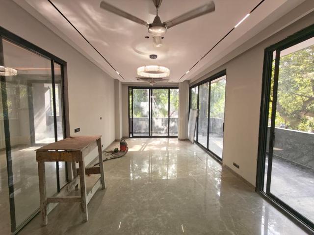 4 BHK Independent Builder Floor in Defence Colony for resale New Delhi. The reference number is 20431234