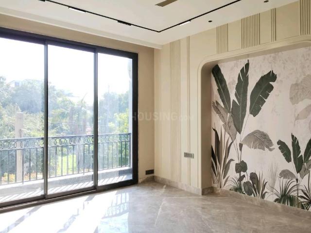 4 BHK Independent Builder Floor in Defence Colony for resale New Delhi. The reference number is 21001216
