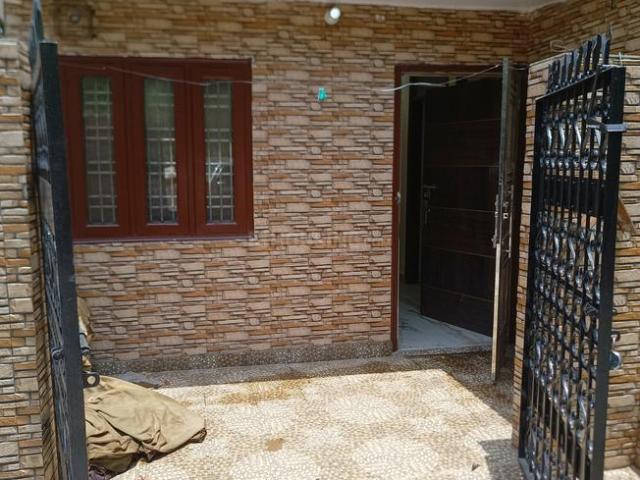 4 BHK Independent Builder Floor in Dilshad Garden for rent New Delhi. The reference number is 20484243
