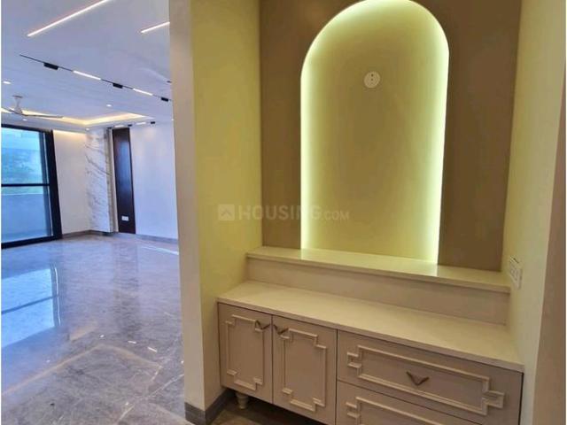 4 BHK Independent Builder Floor in DLF Phase 4 for rent Gurgaon. The reference number is 20587784