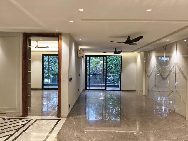 4 BHK Independent Builder Floor in DLF Phase 4 for resale Gurgaon. The reference number is 19810119