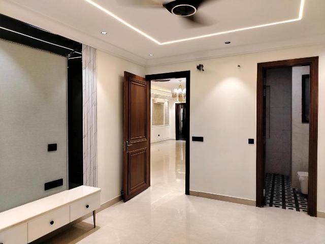 4 BHK Independent Builder Floor in DLF Phase 3 for rent Gurgaon. The reference number is 20731102