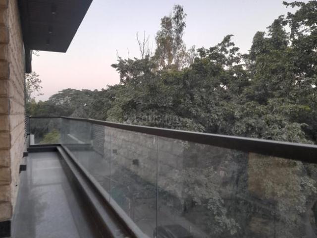 4 BHK Independent Builder Floor in East Of Kailash for resale New Delhi. The reference number is 20118583