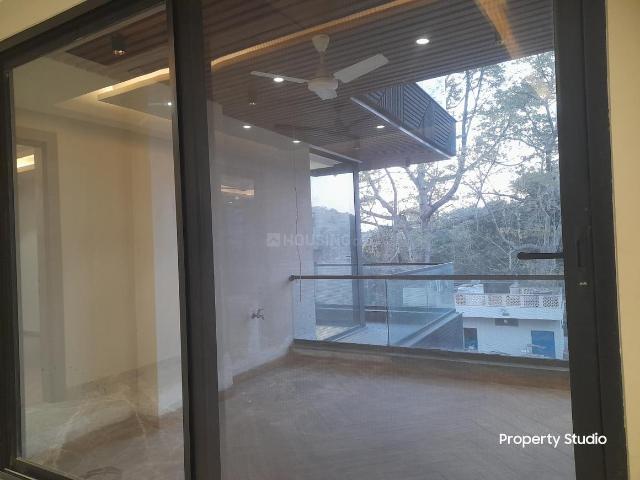4 BHK Independent Builder Floor in East Of Kailash for resale New Delhi. The reference number is 20118583