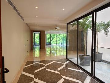 4 BHK Independent Builder Floor in East Of Kailash for resale New Delhi. The reference number is 20391360