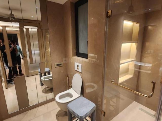 4 BHK Independent Builder Floor in East Of Kailash for resale New Delhi. The reference number is 21195177