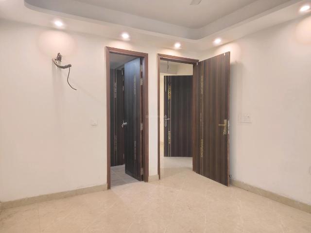 4 BHK Independent Builder Floor in Freedom Fighters Enclave for resale New Delhi. The reference number is 20068210