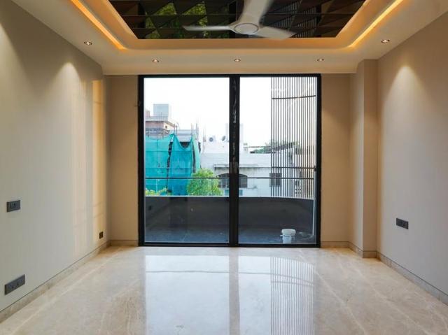 4 BHK Independent Builder Floor in Greater Kailash for resale New Delhi. The reference number is 20557405
