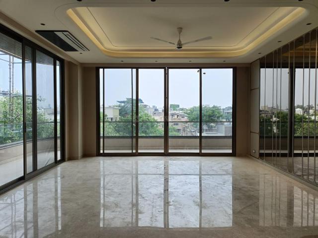 4 BHK Independent Builder Floor in Greater Kailash I for resale New Delhi. The reference number is 18224177