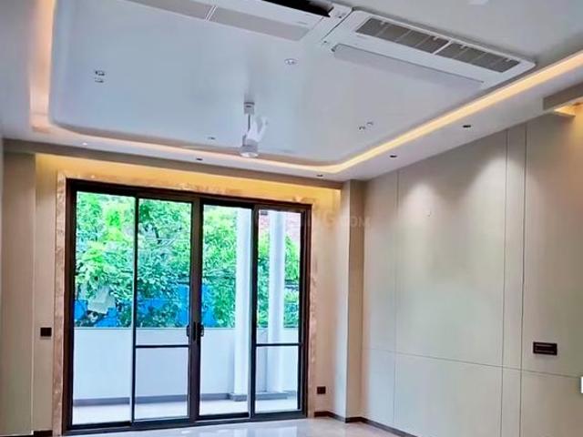 4 BHK Independent Builder Floor in Greater Kailash I for resale New Delhi. The reference number is 19135640