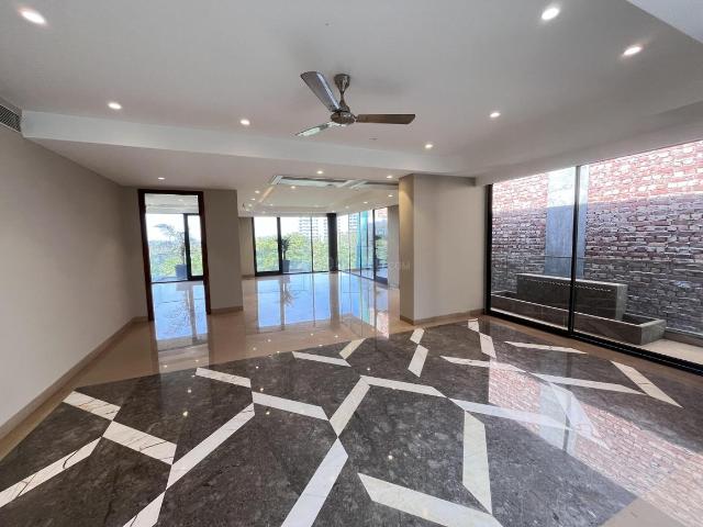 4 BHK Independent Builder Floor in Greater Kailash I for resale New Delhi. The reference number is 20400231