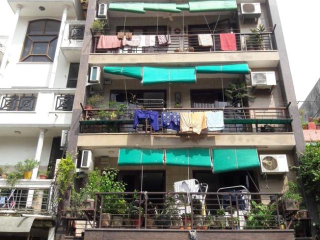 4 BHK Independent Builder Floor in Greater Kailash II for resale New Delhi. The reference number is 20289978