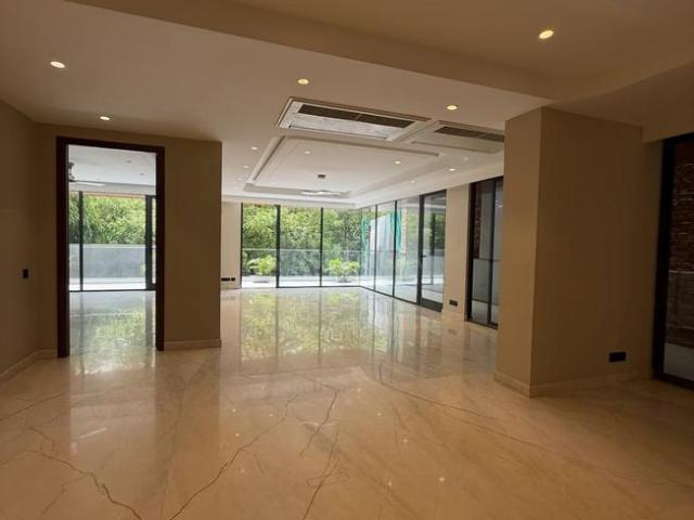 4 BHK Independent Builder Floor in Greater Kailash II for resale New Delhi. The reference number is 20330986