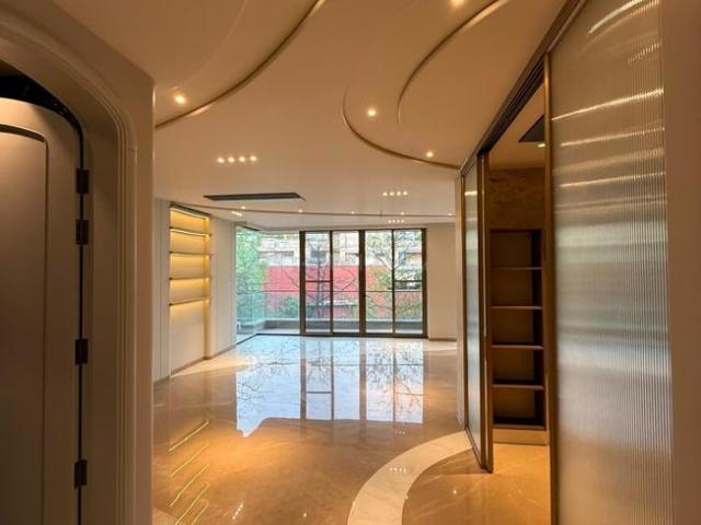 4 BHK Independent Builder Floor in Greater Kailash II for resale New Delhi. The reference number is 20725761