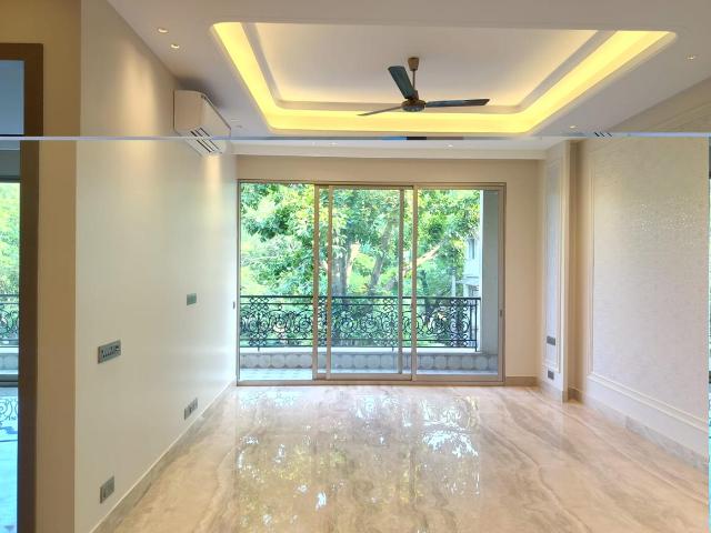 4 BHK Independent Builder Floor in Greater Kailash II for resale New Delhi. The reference number is 20989300