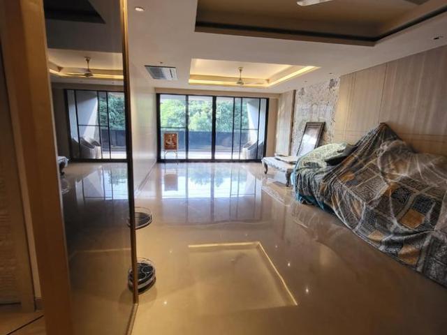 4 BHK Independent Builder Floor in Greater Kailash II for resale New Delhi. The reference number is 21046016