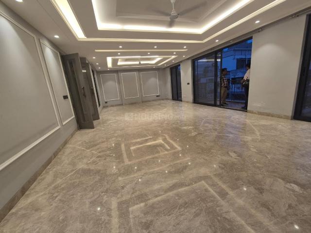 4 BHK Independent Builder Floor in Greater Kailash II for resale New Delhi. The reference number is 21195262