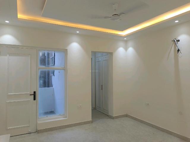 4 BHK Independent Builder Floor in Green Field Colony for rent Faridabad. The reference number is 19875530