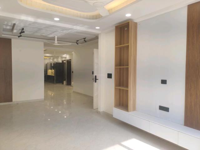 4 BHK Independent Builder Floor in Green Field Colony for rent Faridabad. The reference number is 20973816