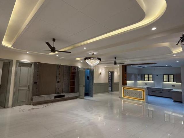 4 BHK Independent Builder Floor in Green Field Colony for rent Faridabad. The reference number is 21311497