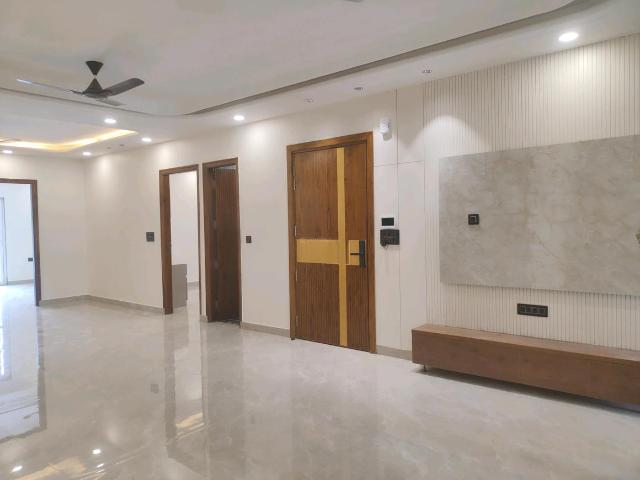 4 BHK Independent Builder Floor in Green Field Colony for resale Faridabad. The reference number is 20764576