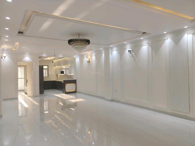 4 BHK Independent Builder Floor in Green Field Colony for resale Faridabad. The reference number is 21058121