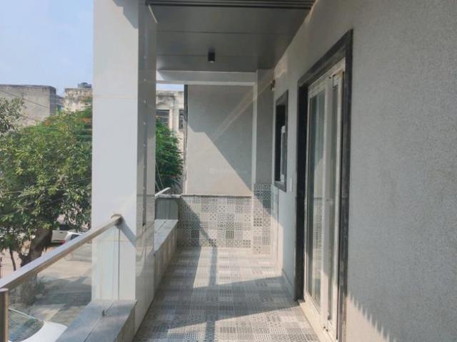 4 BHK Independent Builder Floor in Green Field Colony for resale Faridabad. The reference number is 21089546