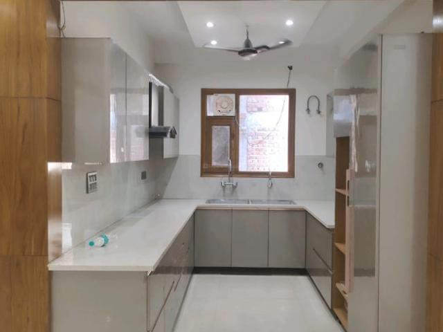 4 BHK Independent Builder Floor in Green Field Colony for resale Faridabad. The reference number is 21148610