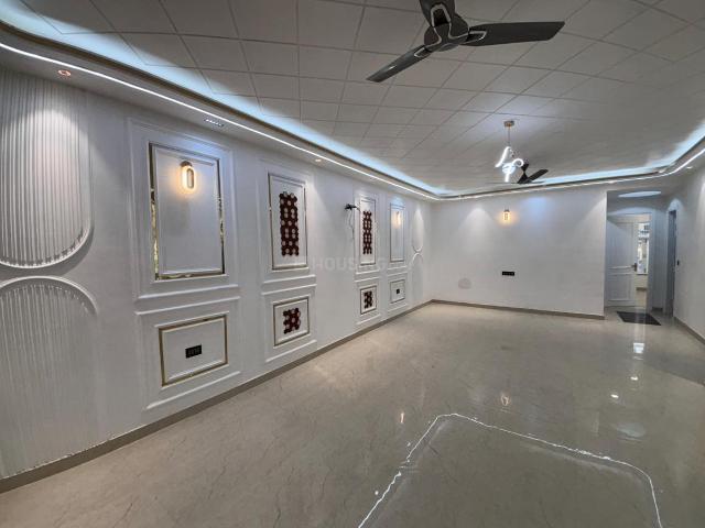 4 BHK Independent Builder Floor in Green Field Colony for resale Faridabad. The reference number is 21158735