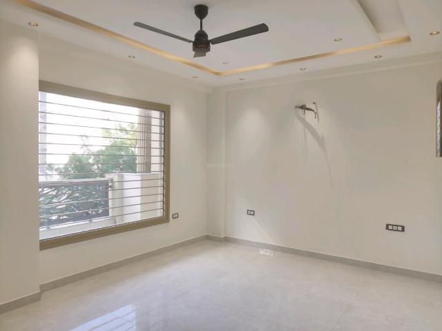 4 BHK Independent Builder Floor in Green Field Colony for resale Faridabad. The reference number is 21186918