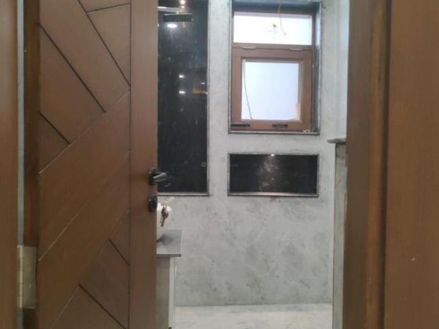 4 BHK Independent Builder Floor in Green Field Colony for resale Faridabad. The reference number is 21191716