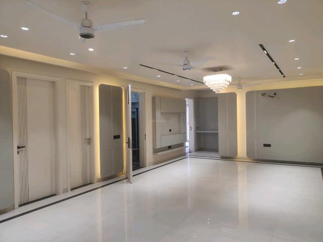 4 BHK Independent Builder Floor in Green Field Colony for resale Faridabad. The reference number is 21116020