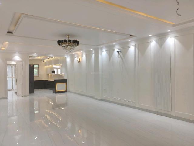 4 BHK Independent Builder Floor in Green Field Colony for resale Faridabad. The reference number is 21116034