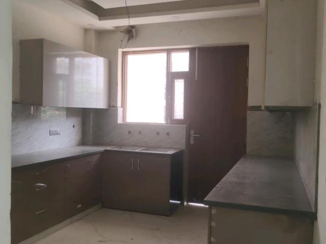 3 BHK Independent Builder Floor in Green Field Colony for resale Faridabad. The reference number is 21116215
