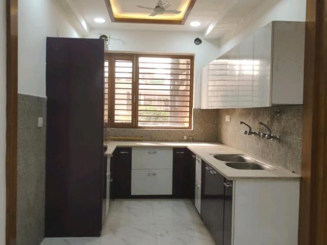 4 BHK Independent Builder Floor in Green Field Colony for resale Faridabad. The reference number is 21273028