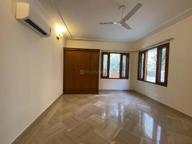 4 BHK Independent Builder Floor in Green Park Extension for resale New Delhi. The reference number is 20543679