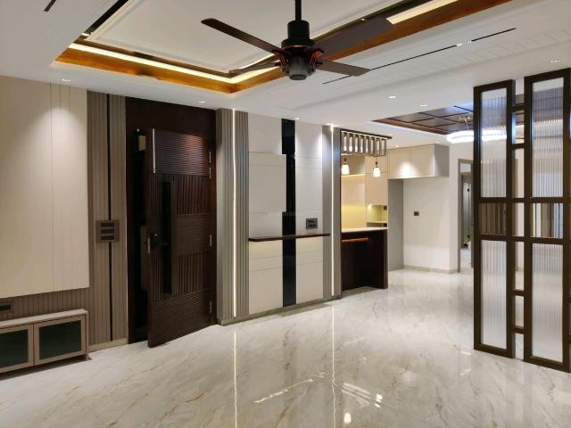 4 BHK Independent Builder Floor in Indirapuram for resale Ghaziabad. The reference number is 20507917