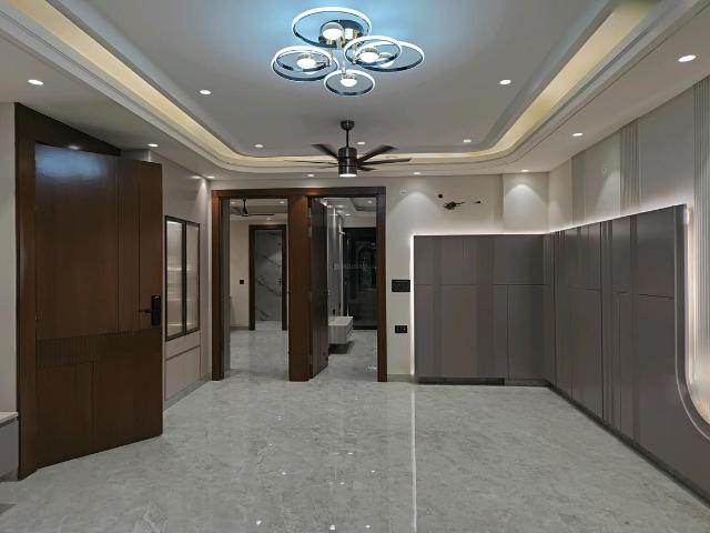 4 BHK Independent Builder Floor in Indirapuram for resale Ghaziabad. The reference number is 20732933