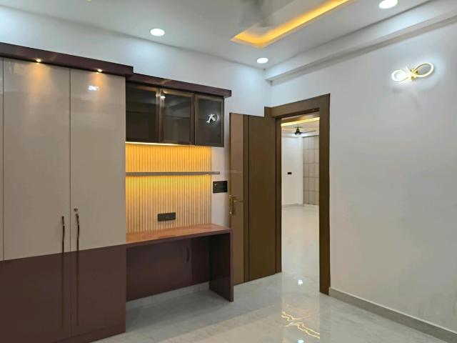 4 BHK Independent Builder Floor in Indirapuram for resale Ghaziabad. The reference number is 20877871