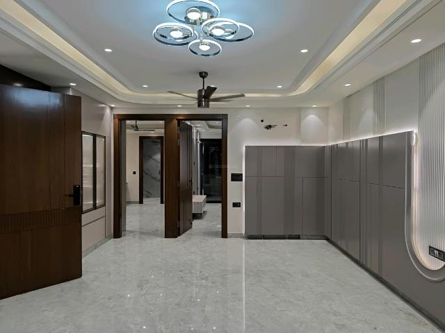 4 BHK Independent Builder Floor in Indirapuram for resale Ghaziabad. The reference number is 21171145
