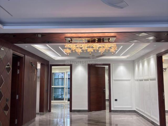 4 BHK Independent Builder Floor in Janakpuri for resale New Delhi. The reference number is 21368118