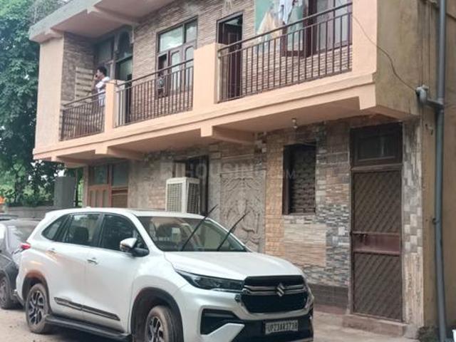 4 BHK Independent Builder Floor in Jasola for resale New Delhi. The reference number is 21102068