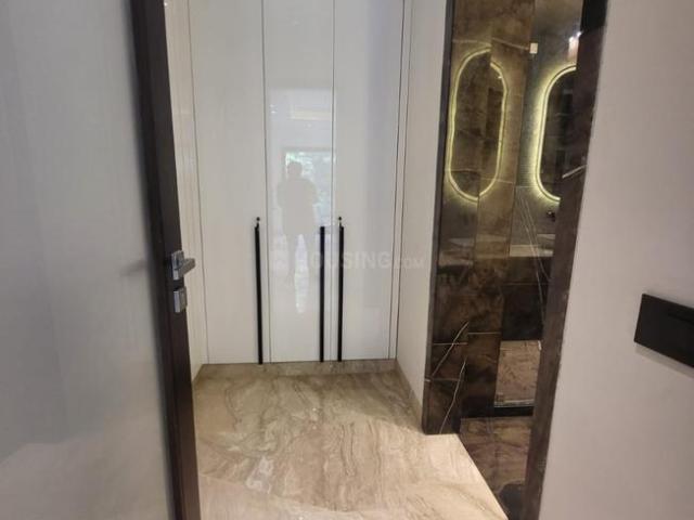 4 BHK Independent Builder Floor in Kailash Colony for rent New Delhi. The reference number is 19857439