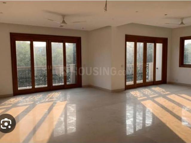 4 BHK Independent Builder Floor in Kailash Colony for resale New Delhi. The reference number is 18018111